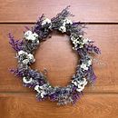 Mi proyecto del curso: Creación de coronas con flores secas. Design, Interior Design, L, scape Architecture, DIY, Floral, Plant Design, and Textile Design project by catalina_argandona - 07.02.2023