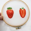 Realistic fruit embroidery. Arts, Crafts, Embroider, Punch Needle, Textile Design, 3D, Sculpture, and Creativit project by Youmeng Liu - 07.13.2023