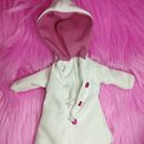 Mi proyecto del curso: Confección de ropa miniatura. Un progetto di Design di giocattoli, Cucito, DIY e Textile Design di ivonne_pang - 23.07.2023