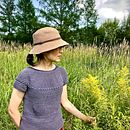 My project for course: Garment and Pattern Design with Top-Down Crochet. Un projet de Création d'accessoires, St, lisme, Art textile, DIY , et Crochet de naraerosayoo - 27.07.2023