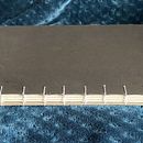 My project for course: DIY Binding Techniques . Seni Rupa, Penjilidan buku, Dan DIY proyek oleh Elaine Hill - 07.31.2023