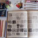 Ejercicios en sketchbook. Een project van Traditionele illustratie,  Beeldende kunst,  Schetsen,  Tekening y Sketchbook van So Bustos - 04.08.2023