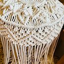 Mi proyecto del curso: Técnicas de macramé circular. Un proyecto de Artesanía, Decoración de interiores, Tejido, Macramé y Diseño textil de anabelbanos - 11.08.2023