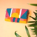 Mi proyecto del curso: Técnicas de punch needle para accesorios personalizados. Un proyecto de Artesanía, Bordado, Tejido, DIY, Punch needle y Diseño textil de Kerlys León - 21.11.2023