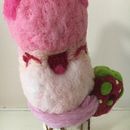 Gelato alla fragola 🍓. Een project van Ontwerp van personages, Craft, Speelgoedontwerp, Textiel, Naaldvilten y Textielontwerp van Sara Armentano - 27.08.2023