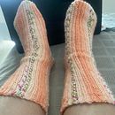 Mi proyecto del curso: Diseño y tejido de calcetines en crochet. Fashion Design, Fiber Arts, DIY, Crochet, and Textile Design project by newflorecita - 09.05.2023