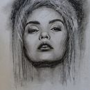 Mój projekt z kursu: Portret artystyczny węglem: tworzenie atmosfery. Een project van Traditionele illustratie,  Beeldende kunst,  Tekening,  Portrettekening, Realistische tekening y  Artistieke tekening van Anna - 09.09.2023