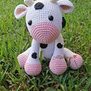 Little Cow. Arts, Crafts, Br, ing & Identit project by Alice Laínez - 11.04.2022