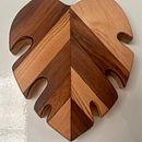 Meu projeto do curso: Tábua de servir, em Pinus e Jacarandá. Een project van Ontwerp van accessoires, Craft, Interieurontwerp, DIY y Houtbewerking van Roger Maia Dias Ledo - 26.09.2023