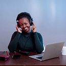 A Commercial Voice Over Demo. Áudio projeto de Cynthia Mwenda - 28.09.2023