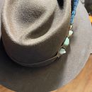 My project for course: Modern Hatmaking. Un proyecto de Diseño de complementos, Diseño de moda, Tejido y Needle felting de lizjamar79 - 28.09.2023