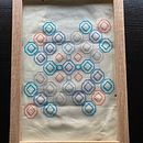 Variación sobre mismo tema.  (Marco sólo para presentación). Een project van Borduurwerk van Anne- Marie Duronea - 01.10.2023