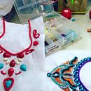 Como aprender a Bordar tus propias joyas. Un projet de Design de bijoux de mabauque - 16.10.2023