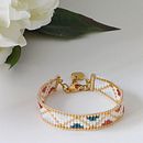My project for course: Beaded Jewelry Design: Weave Elegant Patterns. Een project van Ontwerp van accessoires, Craft, Sieradenontwerp y Textiel van Julija Kozlova - 12.11.2023