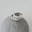 Meu projeto do curso:  Introdução ao design de joias autorais em metal . % Mari Medeiros tarafından hazırlanan Aksesuar Tasarımı, Mücevher Tasarımı, Ve Moda Tasarımı projesi - 11.19.2023