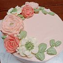 Crescent Style Buttercream Flower Cake . % novakarmita tarafından hazırlanan Tasarım, Ve Kendin Yap projesi - 11.25.2023