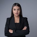 Reflejos de Mujer: Un Viaje a Través de la Belleza y la Fortaleza Femenina. Un proyecto de Fotografía, Post-producción fotográfica		 y Fotografía de retrato de emmanuel Flores - 23.11.2023