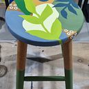 Meu projeto do curso: Pintura decorativa em móveis com tinta acrílica. DIY, Woodworking, Decorative Painting, Furniture Restoration, Upc, and cling project by Cristhiane Dutra de Moura Brito - 11.30.2023