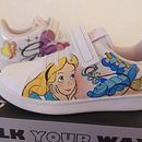 My first work! Alice in Wonderland  . % La Charlotte tarafından hazırlanan Aksesuar Tasarımı, Moda Tasarımı, Akrilik Bo, ama, Kendin Yap, Ve Geri dönüşüm projesi - 12.10.2023