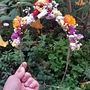 Mi proyecto del curso: Tocado con flores secas. Accessor, Design, Fashion Design, DIY, Floral, and Plant Design project by Alicia Cucho - 01.04.2024