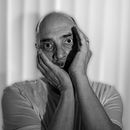 Inmigrantes. Fotografia, Pós-produção fotográfica, Retoque fotográfico, Fotografia de retrato, Fotografia de estúdio, Fotografia artística, Fotomontagem, e Autorretrato fotográfico projeto de Alexis Puertas - 04.01.2024