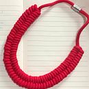 My project for course: Rope Jewelry for Beginners: Make Your Own Necklaces. Un progetto di Artigianato, Design di gioielli, Macramè e Textile Design di Awalia Romadhona - 05.01.2024