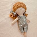 Mi proyecto del curso: Muñecos de tela: diseño, costura y creación de contenido. Un proyecto de Artesanía, Diseño de juguetes, Redes Sociales, Fotografía con móviles, Fotografía de producto, Costura, Fotografía para Instagram, Patronaje y confección			 de Margarita Maya - 02.01.2024