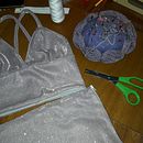 Conjunto brilhante . Un proyecto de Diseño de vestuario y Costura de Júlia Muller - 05.07.2023