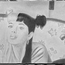 Retrato a lápiz Melanie Martínez 🩷🎀. Un progetto di Illustrazione tradizionale, Disegno a matita e Graphic design di Pao Olivares - 18.01.2024