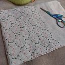 My course project: Introduction to Japanese Sashiko Embroidery Ein Projekt aus dem Bereich Stickerei, Weben, DIY, Upc, cling und Textildesign von Vitória Albino - 19.01.2024