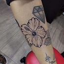 Meu projeto do curso: Tatuagem botânica com pontilhismo. Desenho de tatuagens e Ilustração botânica projeto de Renata Anchieta - 26.01.2024