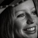 Mon projet du cours : Photographie de studio et éclairage professionnel. Un progetto di Fotografia, Fotografia di ritratto, Illuminazione fotografica, Fotografia in studio e Fotografia digitale di François Le Rolland - 09.04.2022