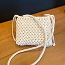 Meu projeto do curso: Design e criação de bolsas em macramê. Un proyecto de Diseño, Diseño de complementos, Artesanía, Costura, Tejido, Macramé y Diseño textil de Greyce Vinícia Da Costa - 29.01.2024