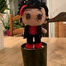 Mon projet du cours : Amigurumis : représentez des personnes au crochet. Arts, Crafts, To, Design, Fiber Arts, Crochet, Amigurumi, and Textile Design project by Maryse Peronnet - 02.18.2024