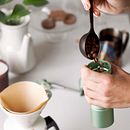 Un café... un momento compartido.. Photograph, Portrait Photograph, Documentar, Photograph, Lifest, and le Photograph project by Julia Luciano - 02.19.2024