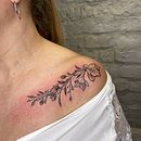My project for course: Fine Line Tattoo Techniques: Create Meaningful Designs. Un projet de Illustration traditionnelle, Dessin , et Conception de tatouage de Marta Piekło - 10.01.2024