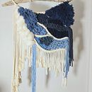Mi proyecto del curso: Macraweave: crea piezas modernas mezclando macramé y trenzado. Accessor, Design, Decoration, Fiber Arts, Macramé, Weaving, and Textile Design project by elena.martingil - 02.04.2024