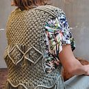 My project for course: Macramé: Create Unique Clothing. Een project van Ontwerp van accessoires, Craft, Textiel, Macramé y Textielontwerp van victoria_primus - 29.02.2024