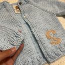 Mi proyecto del curso: Tejido de prendas infantiles con raglán top down. Fashion Design, Fiber Arts, Knitting, and Textile Design project by nkochi17 - 03.02.2024