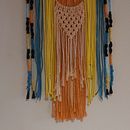 Mi proyecto del curso: Macramé: técnicas de tejido envuelto. Un proyecto de Artesanía, Decoración de interiores, Tejido, Macramé, Teñido Textil y Diseño textil de Carol Anderson Lorca - 09.03.2024