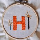 Mi proyecto del curso: Técnicas básicas para bordar letras. Un proyecto de Bordado y Diseño textil de Sandra Uribe Pérez - 30.03.2024