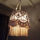 Mi proyecto del curso: Diseño de lámparas en macramé. Un projet de Artisanat, Décoration d'intérieur, Art textile, Macramé , et Design textile de catamorales10 - 05.04.2024
