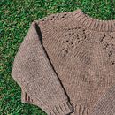 Mi proyecto del curso: Diseño y tejido de prendas de punto sin costuras con agujas circulares . % Camii Cortés Musiatte tarafından hazırlanan Aksesuar Tasarımı, Moda Tasarımı, El, af Sanatları, Kendin Yap, Ve Örgü örmek projesi - 05.19.2024