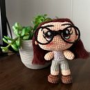 Mi proyecto del curso: Amigurumis: personas tejidas a crochet . % Stefania Hernandez Diaz tarafından hazırlanan Sanat ve El Sanatları, O, uncak Tasarımı, El, af Sanatları, Tığ işi, Amigurumi, Ve Tekstil Tasarımı projesi - 04.10.2024