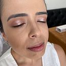 Meu projeto do curso: Introdução a técnicas de maquiagem profissional. Un projet de Cinéma, vidéo et télévision, Direction artistique, St, lisme , et Photographie de mode de Dayane Moretto - 02.03.2024