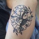 Tatuaje reloj roto. Un proyecto de Ilustración tradicional, Dibujo y Diseño de tatuajes de Juan Manuel Martínez Acosta - 22.04.2024