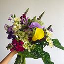 Experimentando con resina, flores y plantas. Un progetto di Design di gioielli di Fanny Delgado - 23.04.2024