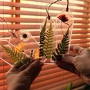 Clear plastic floral bookmark  Ein Projekt aus dem Bereich H und werk von Sibia Torres Padilla - 01.01.2024