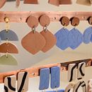 Orecchini in argilla polimerica . Un progetto di Design di accessori di Arianna Barzocchini - 26.04.2024