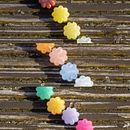 Aplicación de colores en Resina. Un proyecto de Diseño de complementos, Artesanía, Diseño, creación de muebles					, Diseño de interiores, Diseño de producto, DIY y Teoría del color de Diana Mndz Arns - 29.04.2024